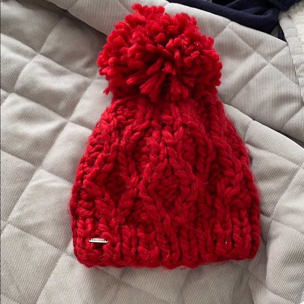 Red Holister beanine